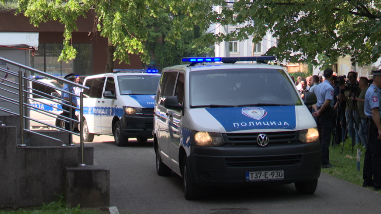 res_1762517784_zbog-mita-uhapsena-jos-tri-inspektora-u-doboju