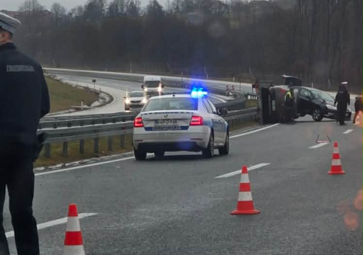 16d0fc69-1494-4bf2-be30-cfa28d1cf427