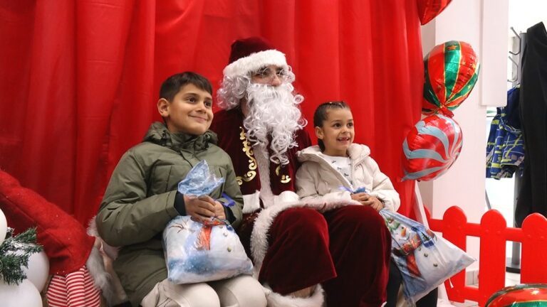 2025-12-30_NOV_Opstinska-Uprava_Novogodisnja-Predstava-Za-Djecu_4K.mp4_snapshot_00.08.120-768x432