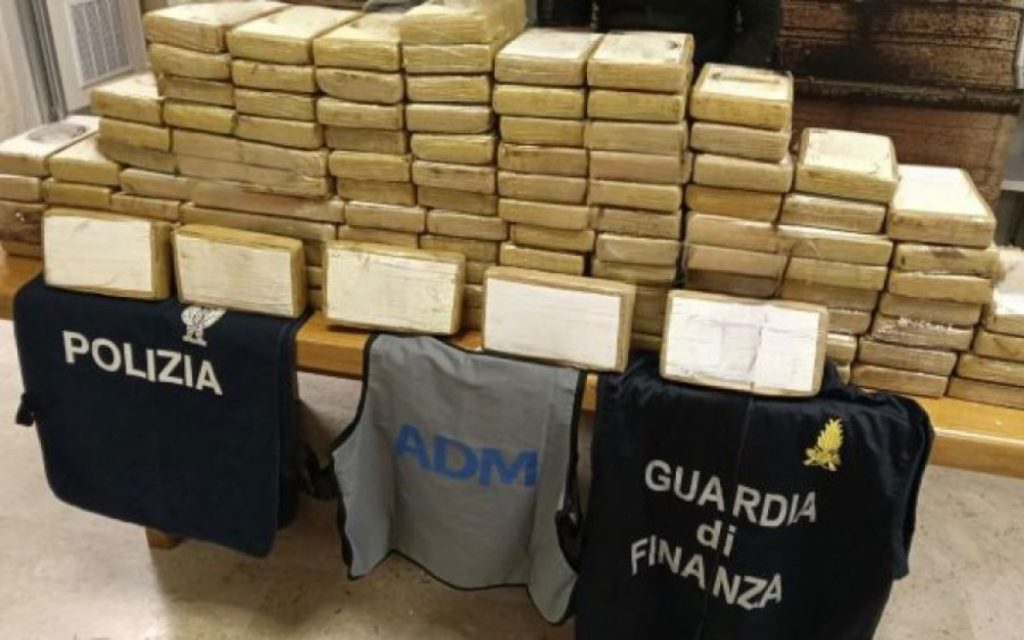 20251212210832_942181