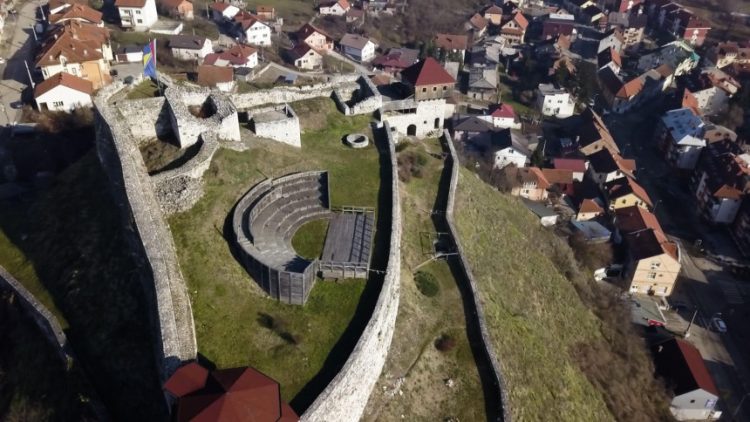 res_1769710006_zbog-nemara-propada-dobojska-tvrdava-gradina