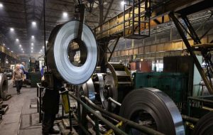 Fabrika-radnik-industrija-foto-M-jakovljevic-ringier-872x610