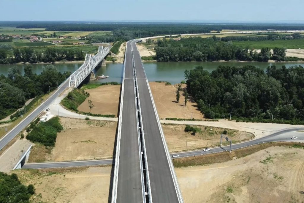 20260318120353_956236