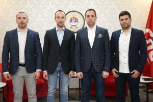 d5b09b9e-82b1-4661-9304-96d275a162ff