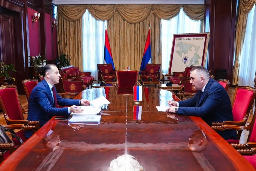 668409246_1573961148063308_6970235822728453194_n