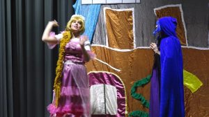 Teslic_Kulturni-Centar_Predstava-Zlatokosa-I-Princ_HD.mp4_snapshot_00.18.160-1024x576