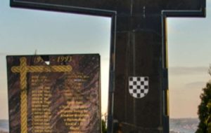 derventa-obiljezavanje-spomenik-foto-ustupljena-fotografija-1-872x610