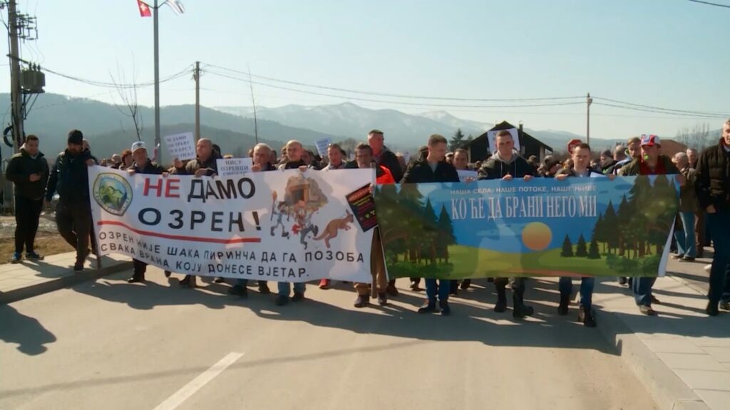BL-PROTEST-OZREN-19-5.mp4_snapshot_03.06.152-1024x576