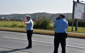 BL-Lako-je-brzinu-smanjiti-policija