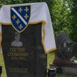 Sramne provokacije se nastavljaju: Na spomenik Spomenku Gostiću stavili zastavu RBiH