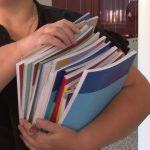 U Doboju počela podjela besplatnih udžbenika za učenike osnovnih škola (FOTO/VIDEO)