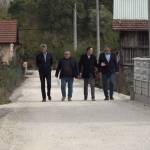 Modriča unapređuje putnu i kanalizacionu mrežu: Projekte u MZ Dobrinja i Modriča 5 obišao i prvi čovjek opštine (FOTO)